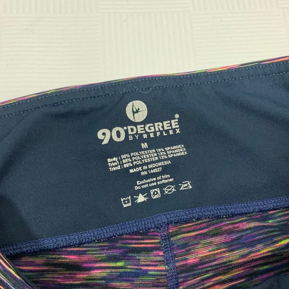 2 Cropped Leggings - Onzie and 90 Degree - Medium - Picture 8 of 12